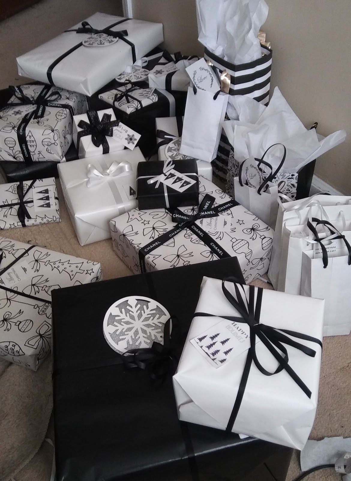 beautiful christmas gift wrapping 