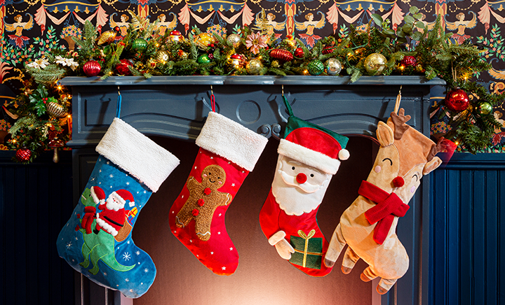 Christmas Stockings　christmas gift ideas for middle school students from teacher