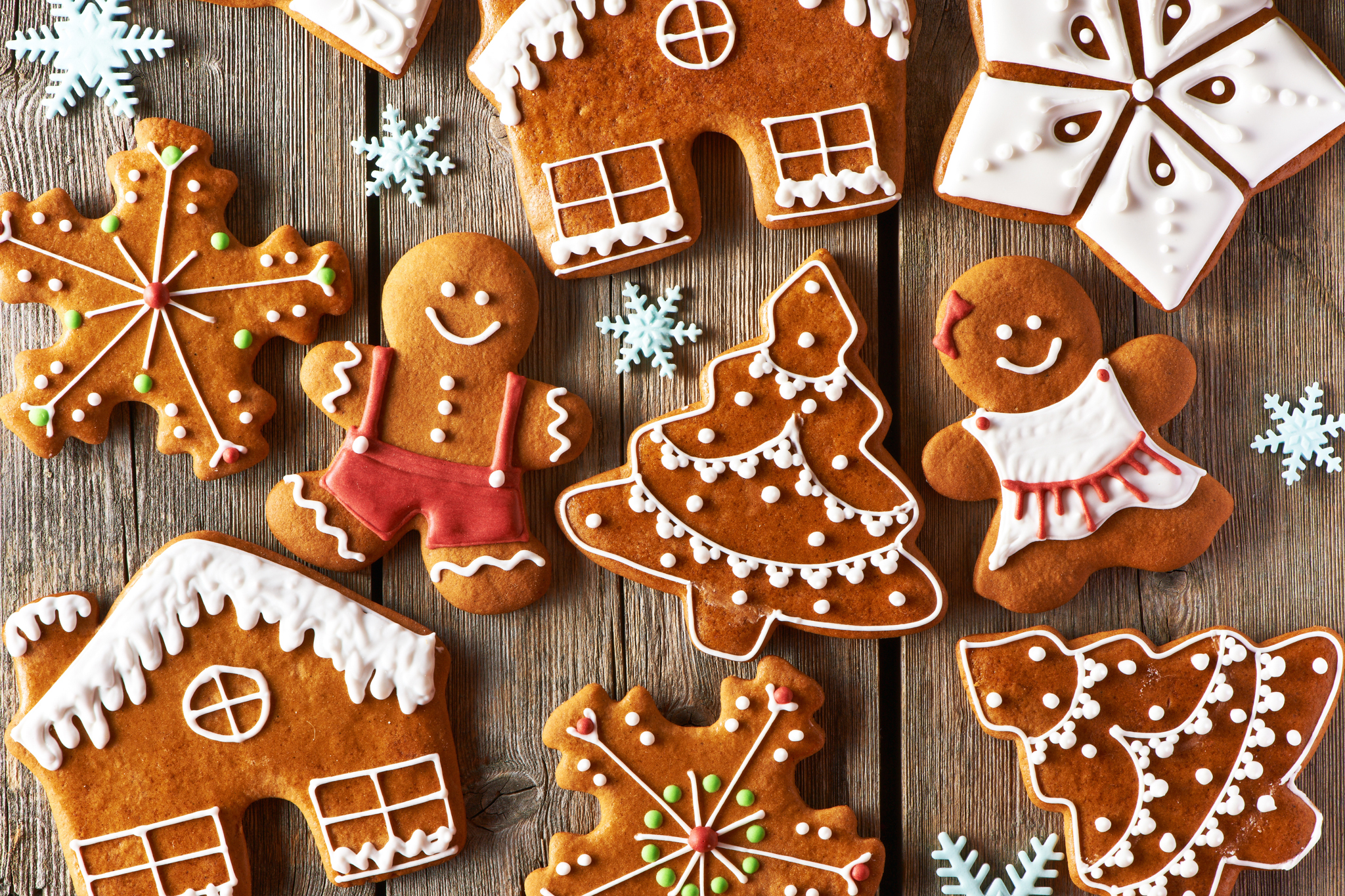 Christmas,Homemade,Gingerbread,Cookies,On,Wooden,Table