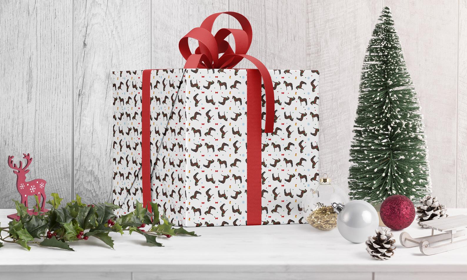 Holiday-horse-gift-wrap classy gift wrapping ideas