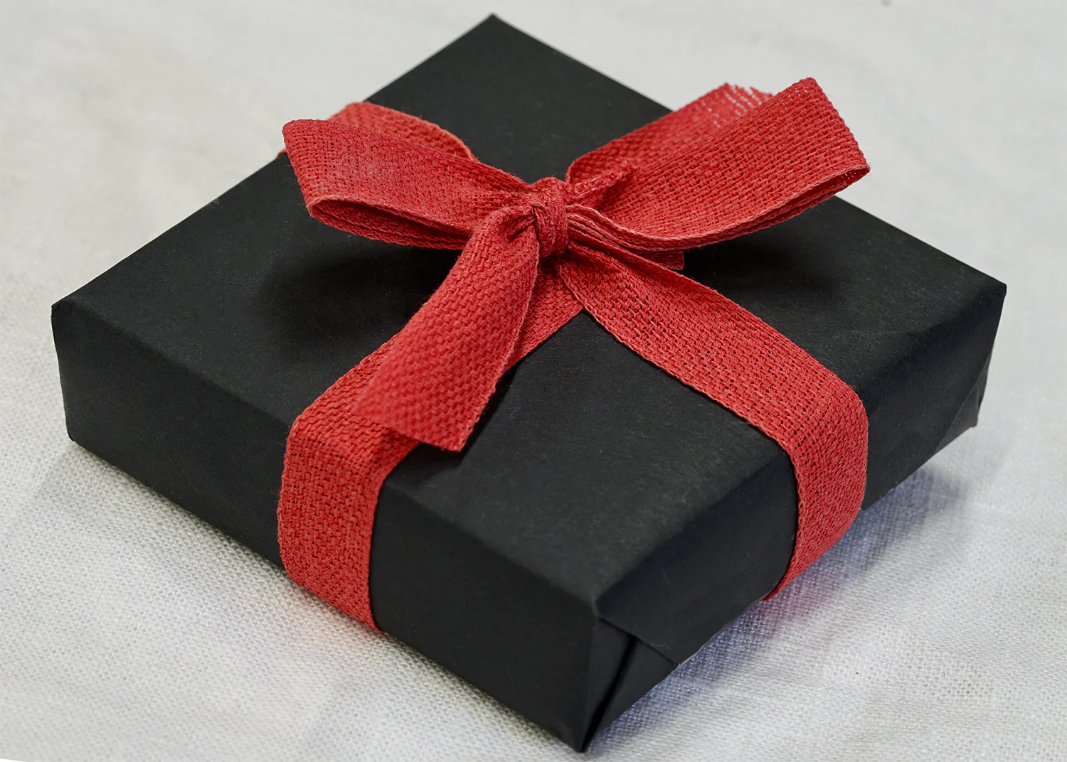 Signature Red Color christmas gift wrapping ideas elegant