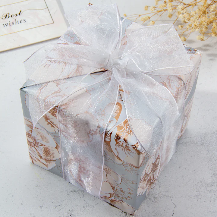 Vera Wang design idea：luxury Christmas gift wrapping ideas