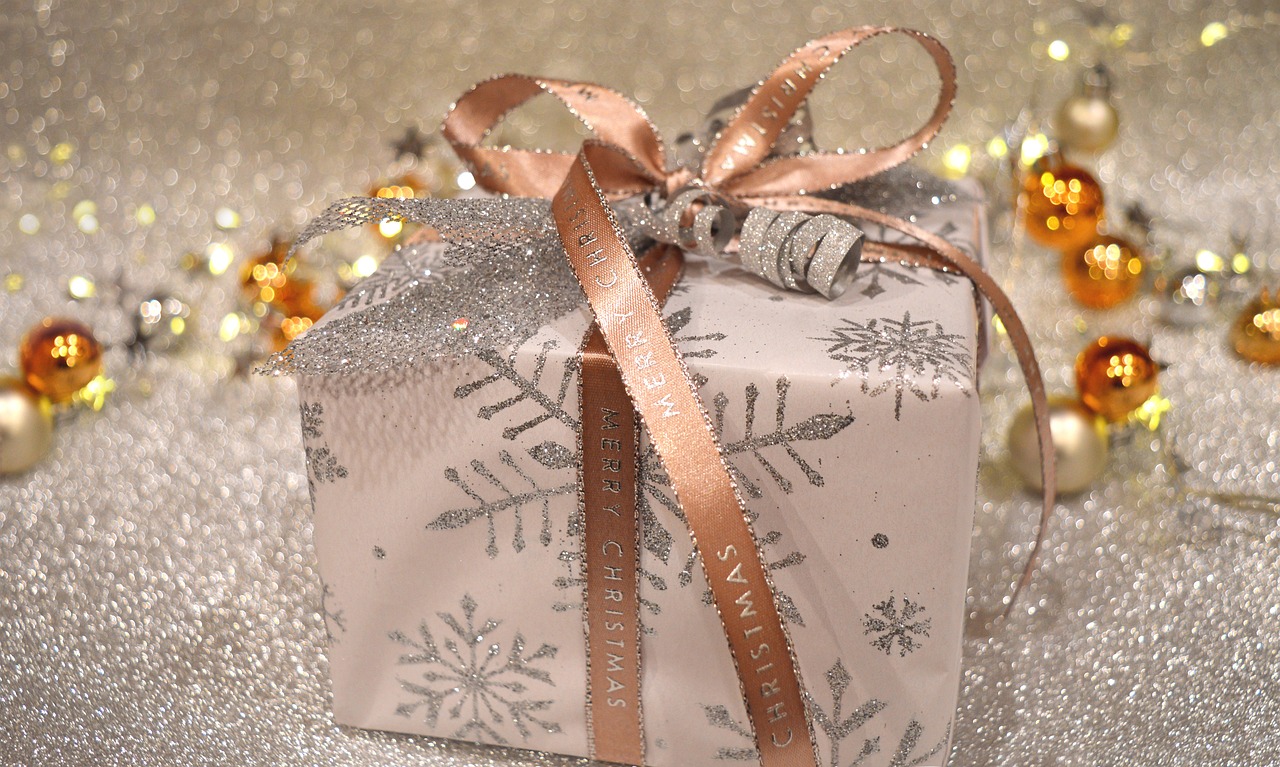 luxury Christmas gift wrapping ideas