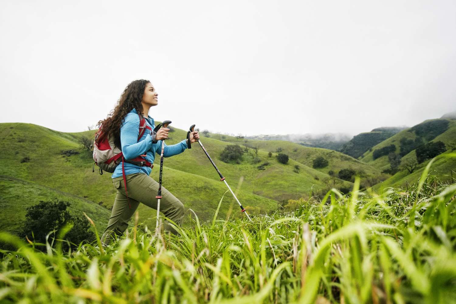 how to use walking sticks