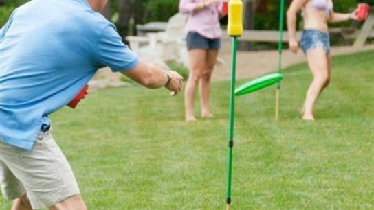 Beer frisbee game